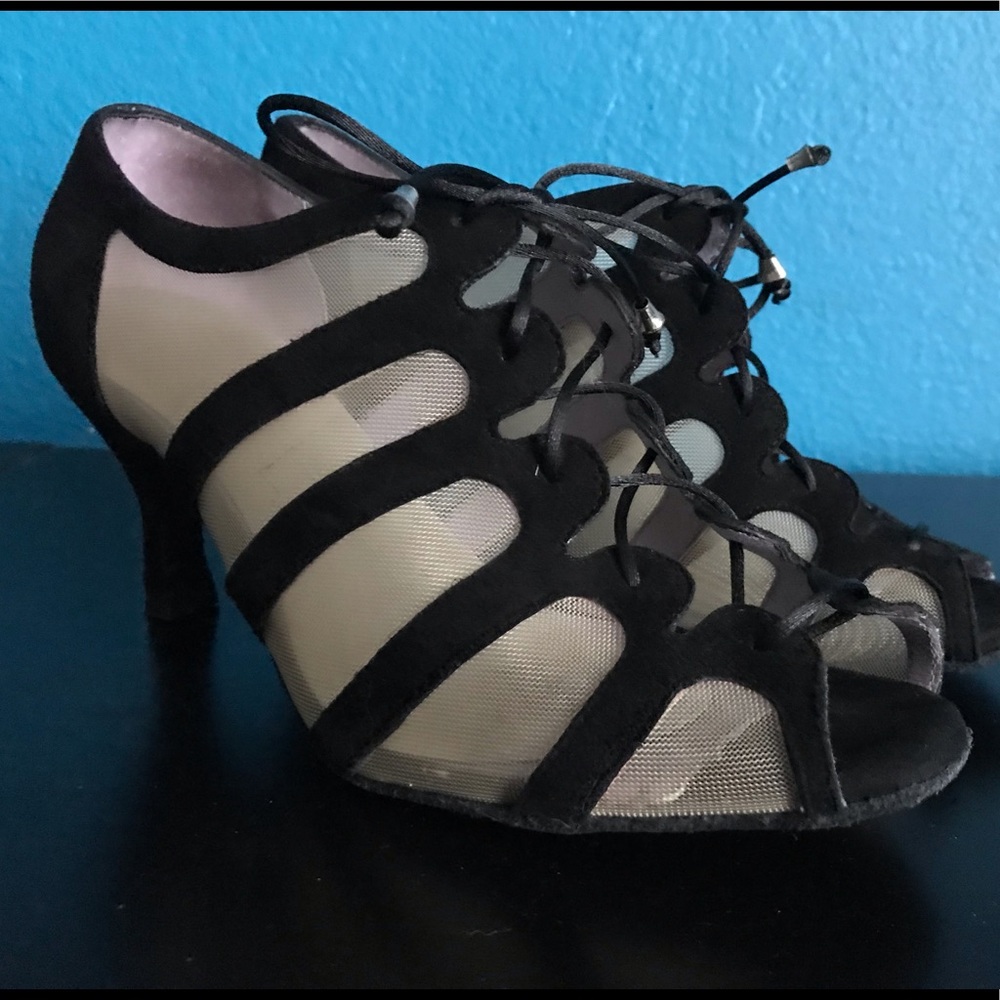 Beautiful women’s dance shoes suede sole